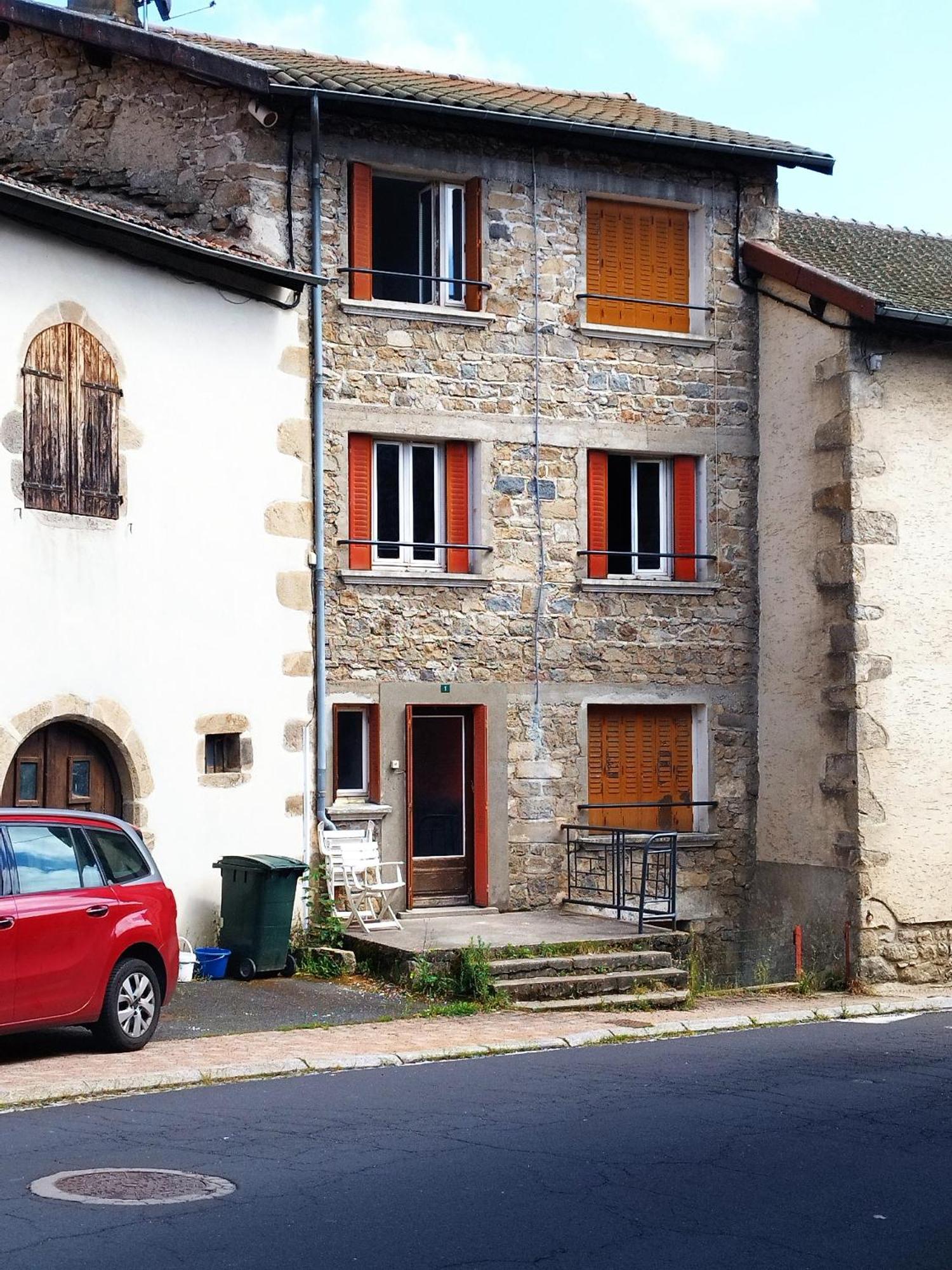 Jolie Maison De Bourg Tout Equipee 10Km D'Ambert Saint-Amant-Roche-Savine Room photo